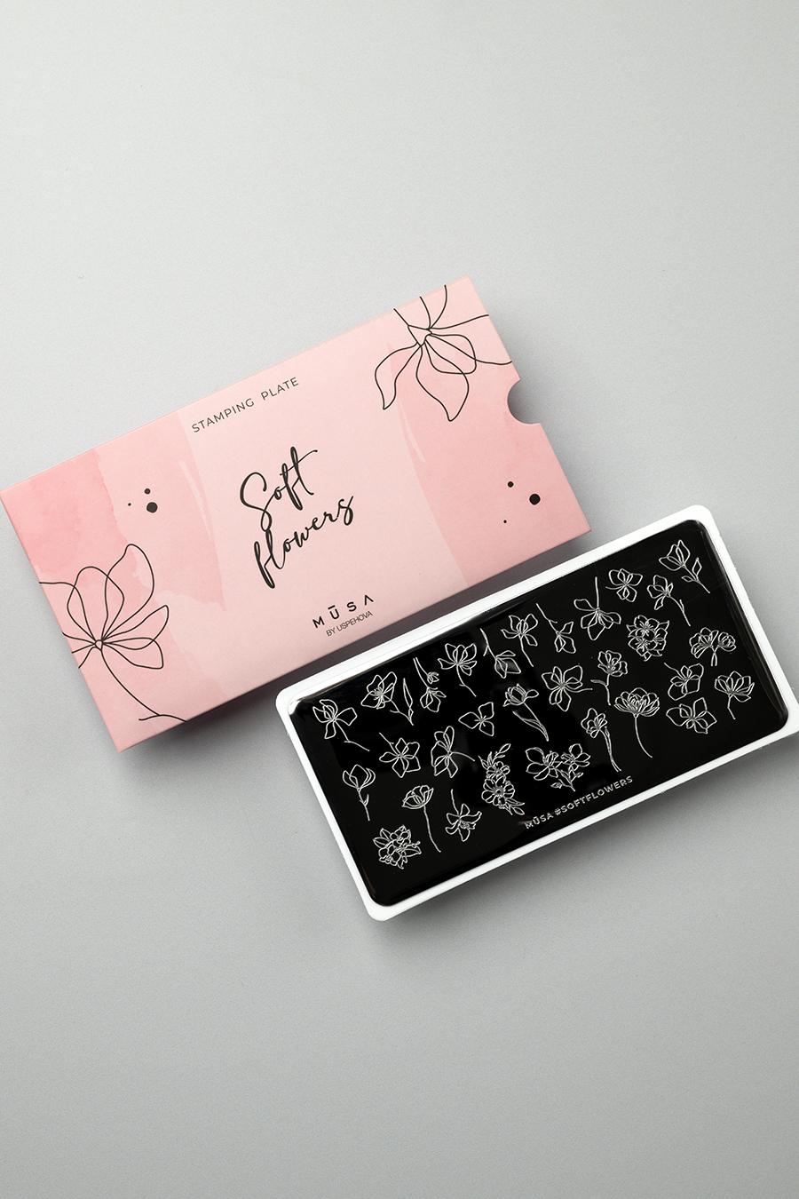 SOFT FLOWERS PLATE